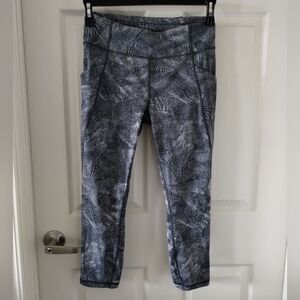 Lululemon Time To Sweat Crop Size 6